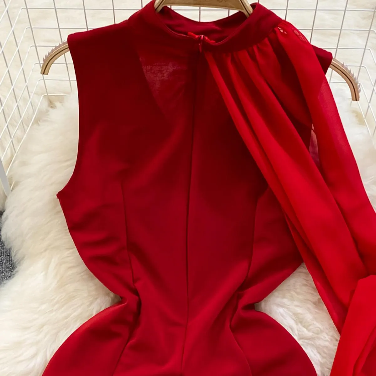 Abito estivo da donna rosso/nero con scollo a V e scollo a V. Abito elegante senza maniche a vita alta con spacco al ginocchio